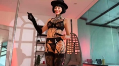 Busty milf brunette play with toys webcam chat