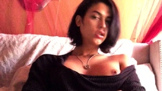 Brunette Tranny jerking in hard dick in solo Webcam