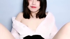 Amateur Young Teen Solo Masturbation On Her Livingroom