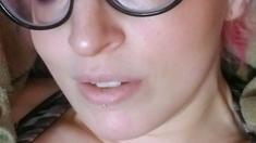 amateur blonde solo webcam