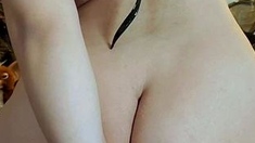 Amateur brunette ariana marie solo toying