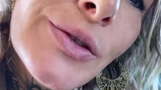 Webcam milf with breast milk live hardcore masturbate
