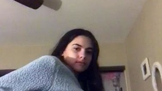 Masturbating solo babe loves her toys