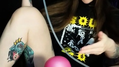 Cute amateur webcam teen girl toying pussy on webcam