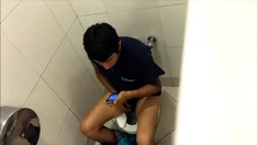 Str8 Spy Guy In Public Toilet