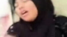 Malay- Tudung Kesedapan Kena Jolok